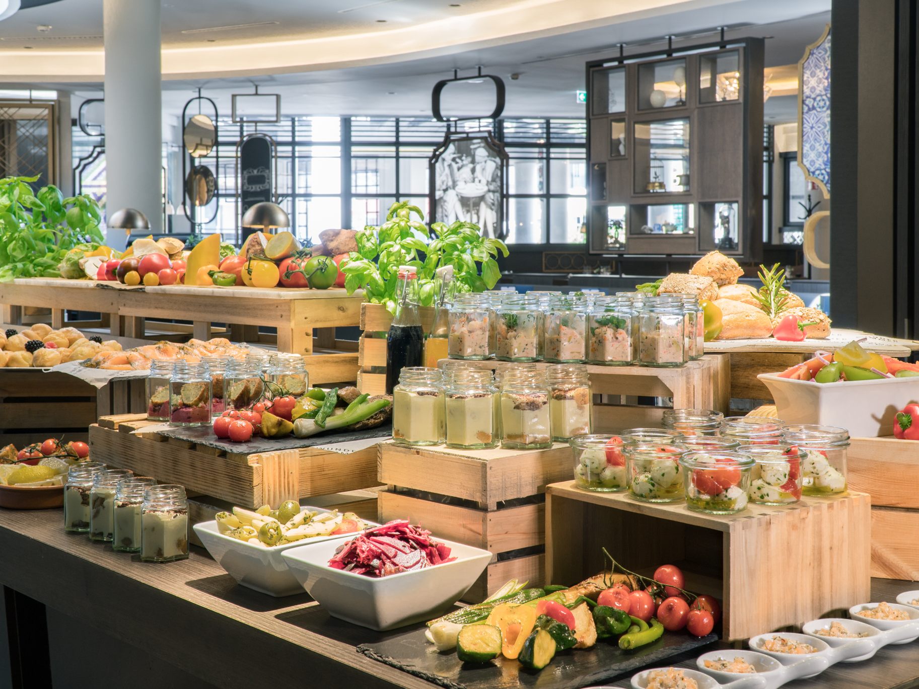 Das Renaissance Wien Hotel lädt zum "Sweet September"-Wunderbrunch ein.