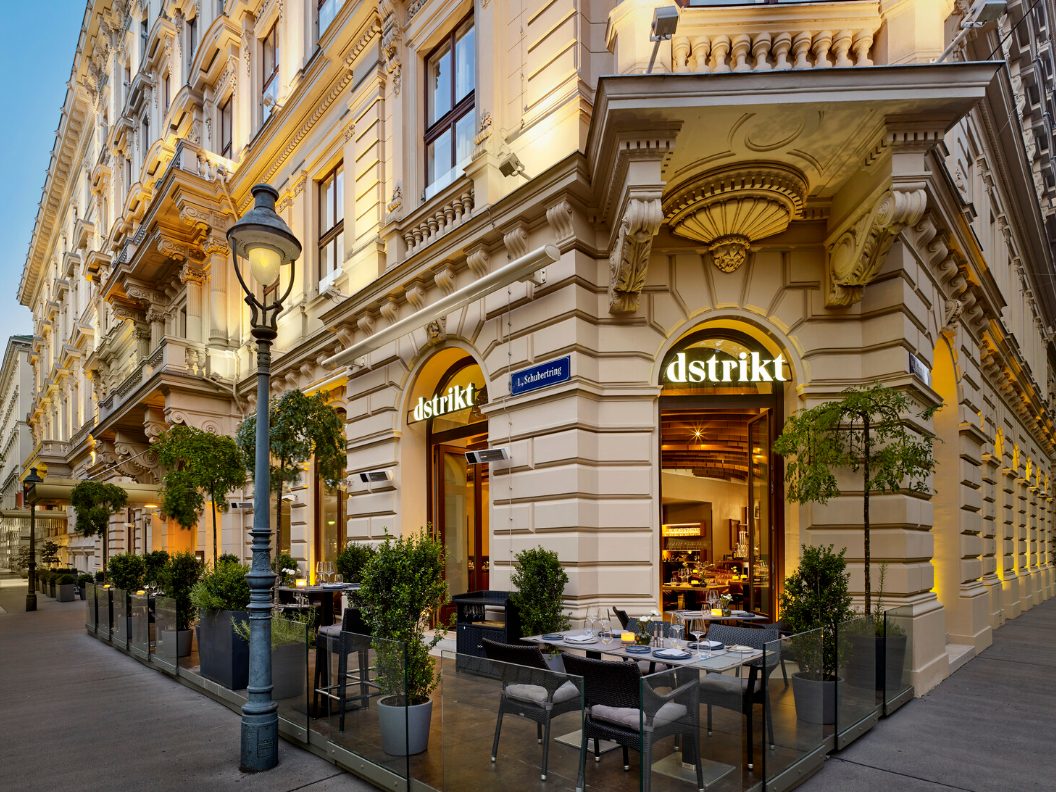 Der Oster-Brunch im Dstrikt Steakhouse des Wiener Ritz-Carlton findet am Ostersonntag statt.
