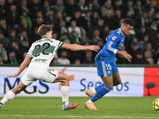 Affengruber im Duell mit Mbappe