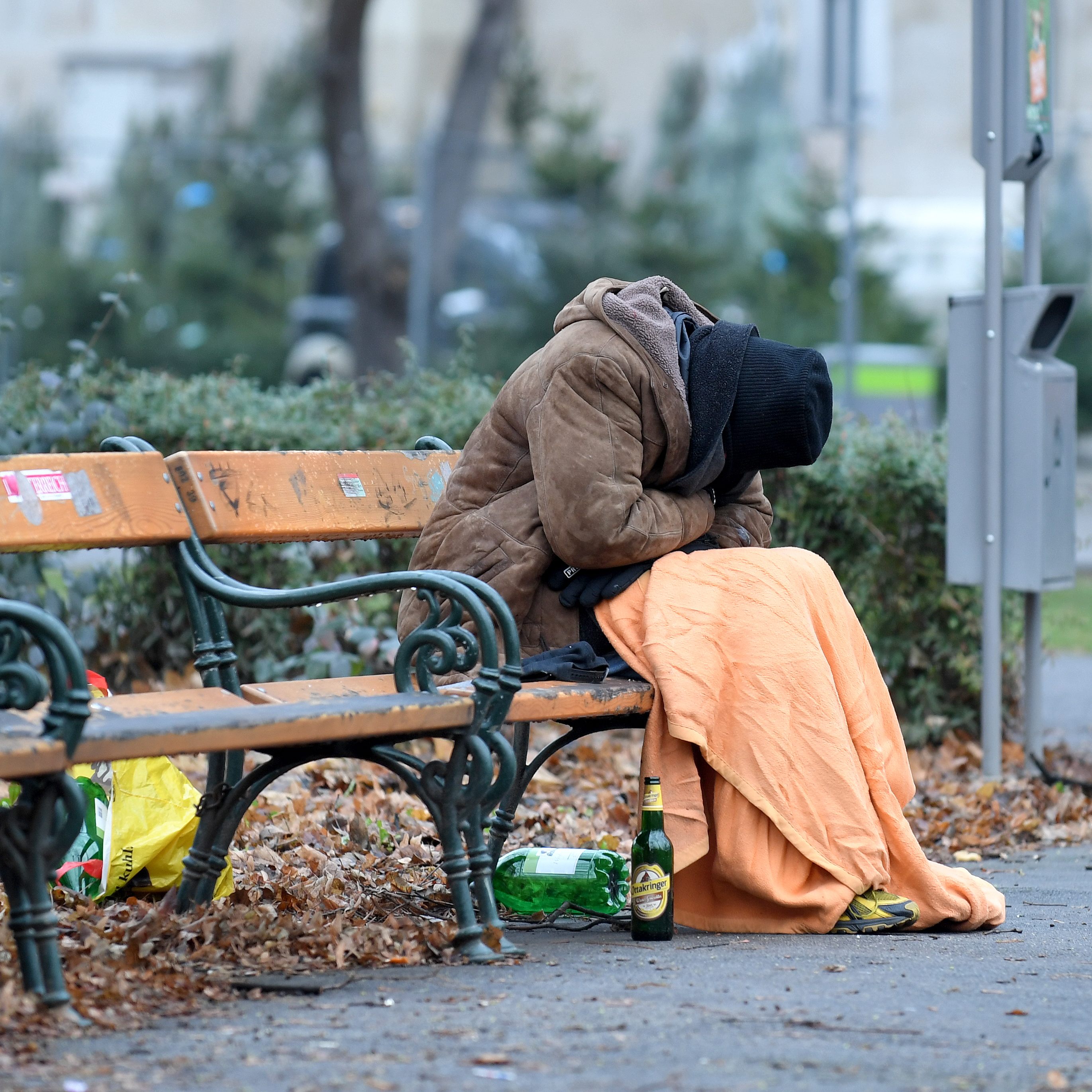 Das Kältetelefon und die Winternothilfe der Caritas sind im Einsatz.