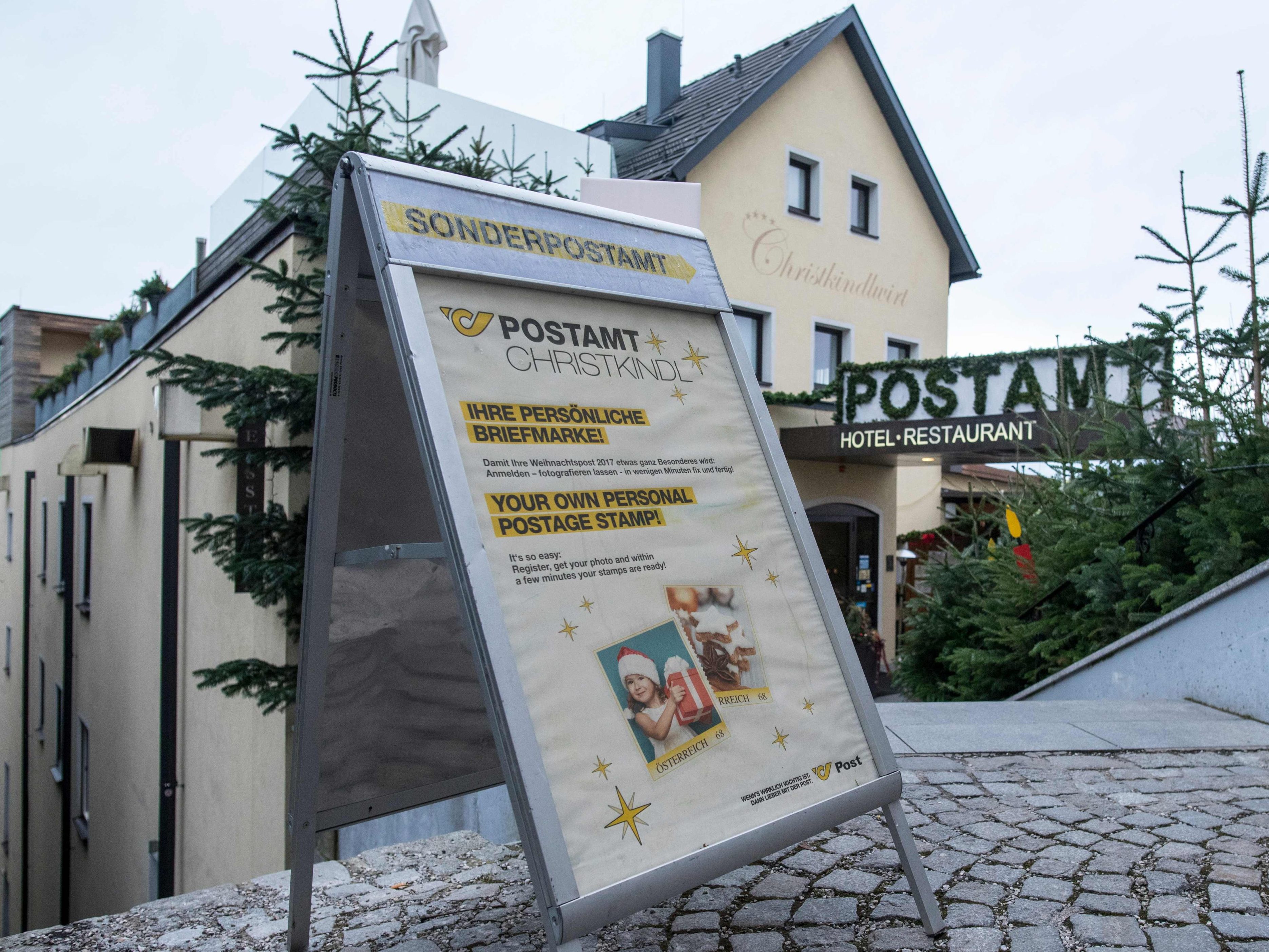 Das Weihnachtspostamt Christkindl stempelt heuer etwas kürzer.