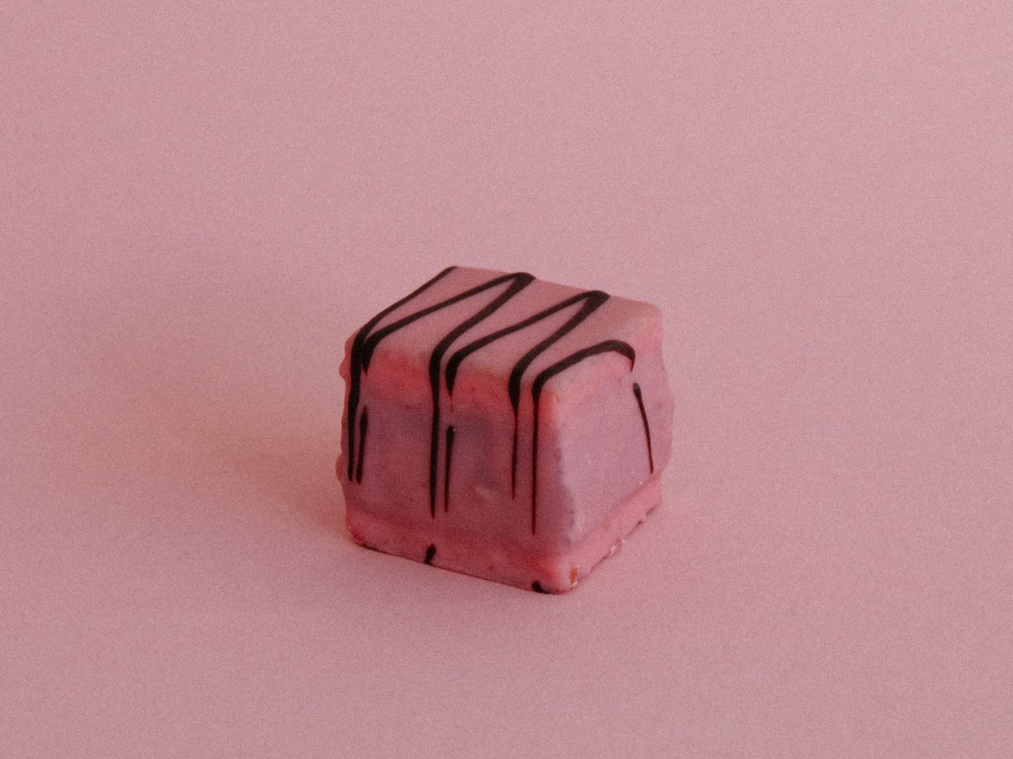 REWE ruft Clever Punsch-Krapfen wegen Plastikteilchen zurück.