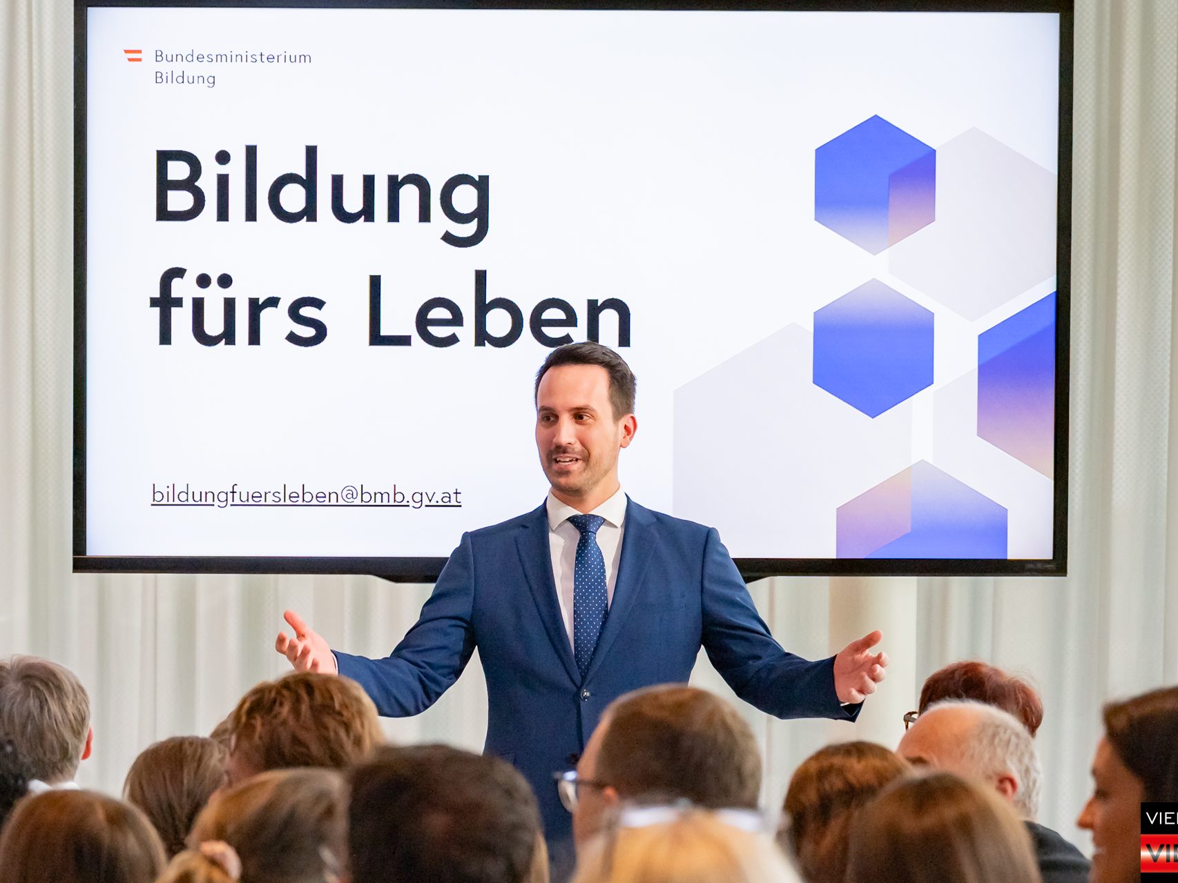 13112025 Grundsatzrede von NEOS Bildungsminister C. Wiederkehr